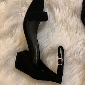 Amazon Essentials Size 8 women’s two strap block black heels
